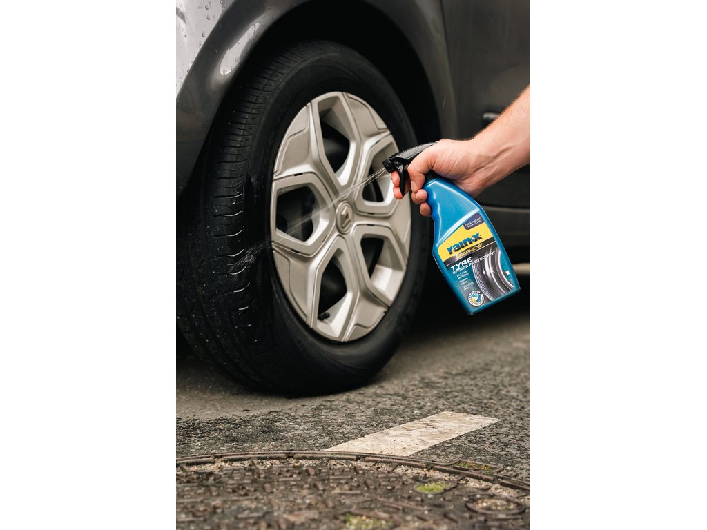 BRILLANT ET PROTECTEUR PNEUS 500ML RAIN X