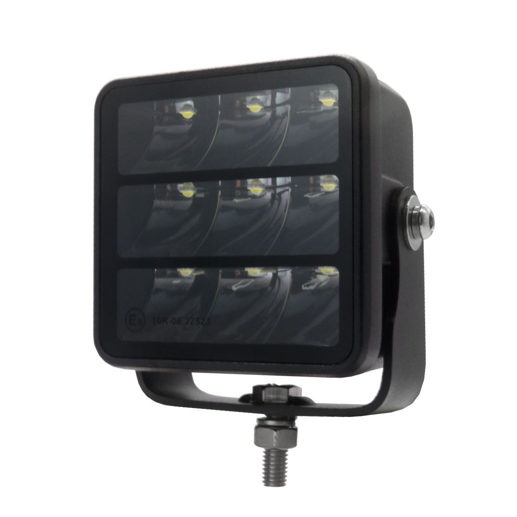 PROJECTEUR LONGUE PORTEE LED CREE - TRIPLE RANGEE - 45W 10-32V NOIR, 85x62x96mm